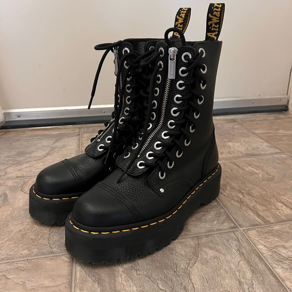 Dr. Martens Sinclair high twist Black Leather Platform men’s 7 / women’s 8